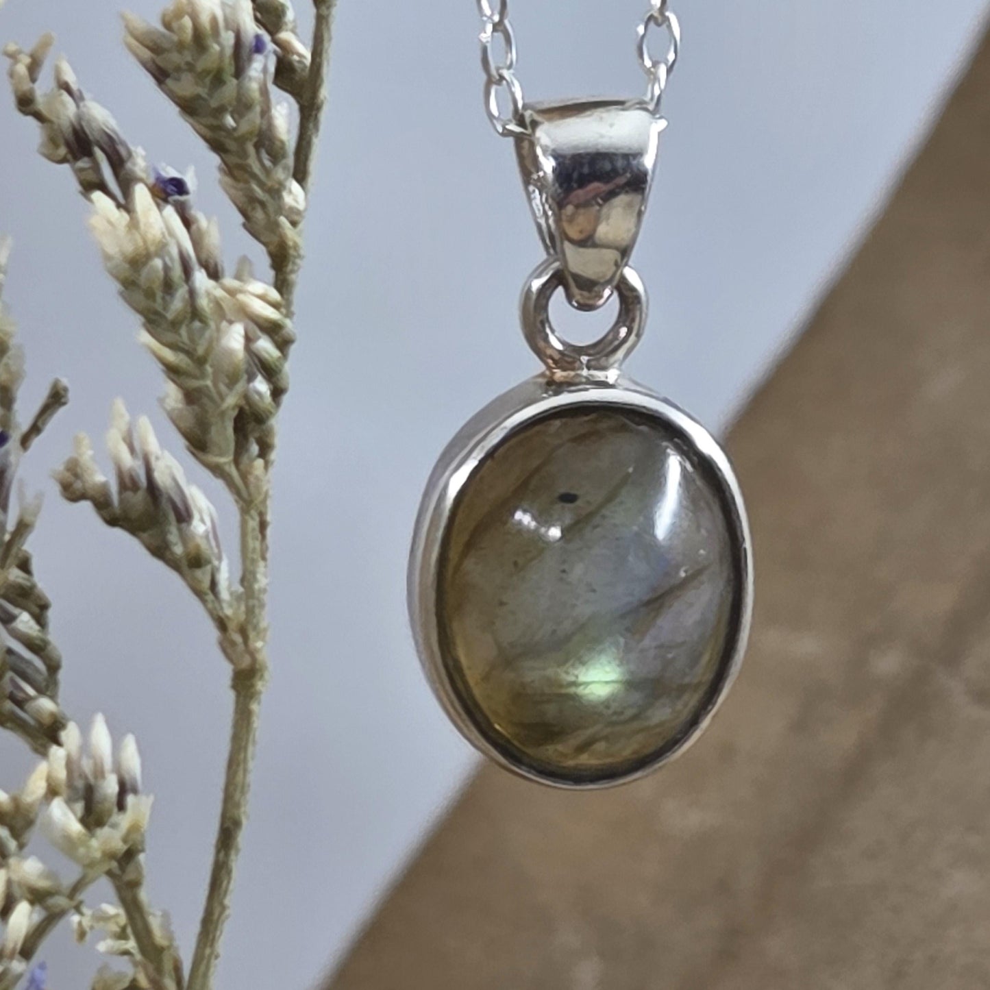 Labradorite| Labradorite Pendant | Labradorite Necklace | Labradorite Jewellery Jones Stones